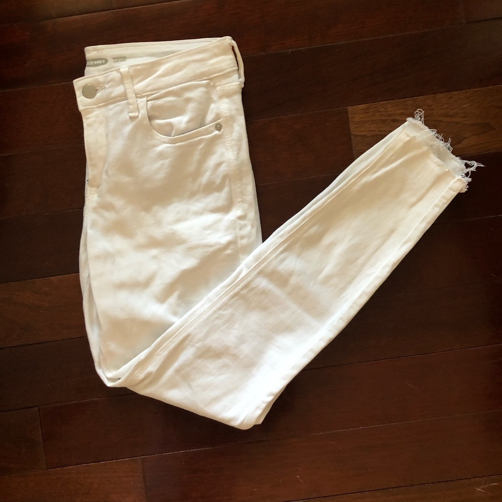 ADORABLE New White Jeans from Old Navy